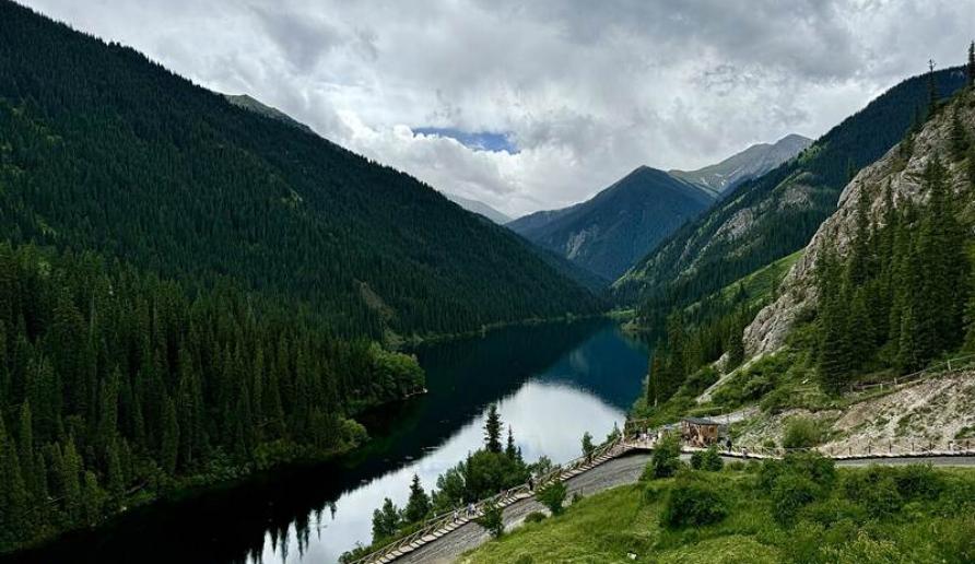 Кольсайские озёра — экскурсия к горным пейзажам Тянь-Шаня